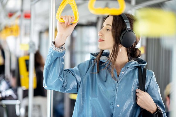Quels sont les meilleurs modèles de véhicules adaptés au transport de matériel artistique ?